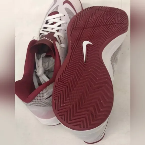 Nike Zoom Hyperfuse White Maroon Low Top Sneakers Size 13.5 New MSRP $140