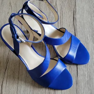 Nine West Ibist blue assymetric sandal size 8½