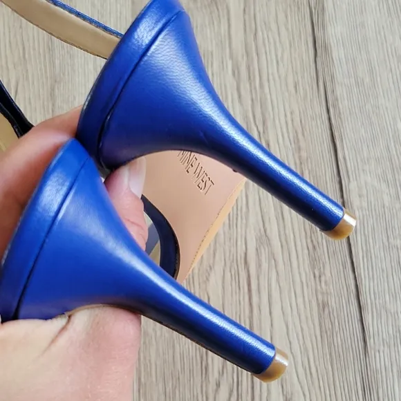 Nine West Ibist blue assymetric sandal size 8½