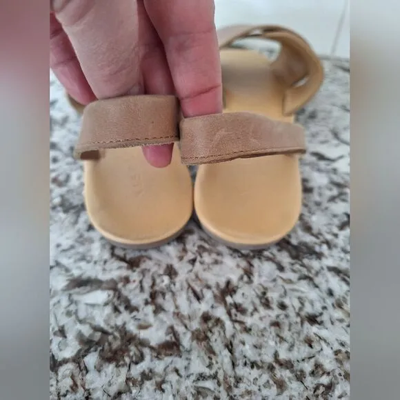 Nisolo All Day cross strap leather sandals size 8.5