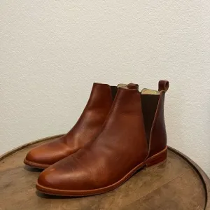 Nisolo Brown Leather Chelsea Boots Women’s 8.5