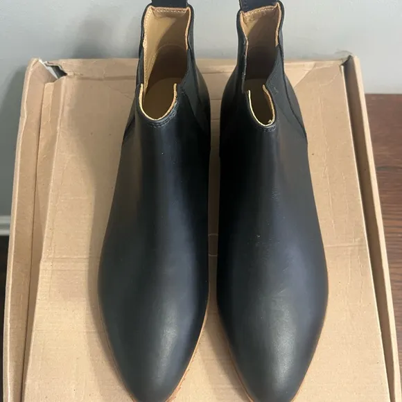Nisolo Everyday Black Chelsea Boots Leather Size 8 NEW