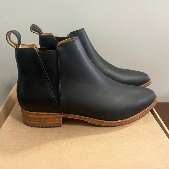 Nisolo Everyday Black Chelsea Boots Leather Size 8 NEW