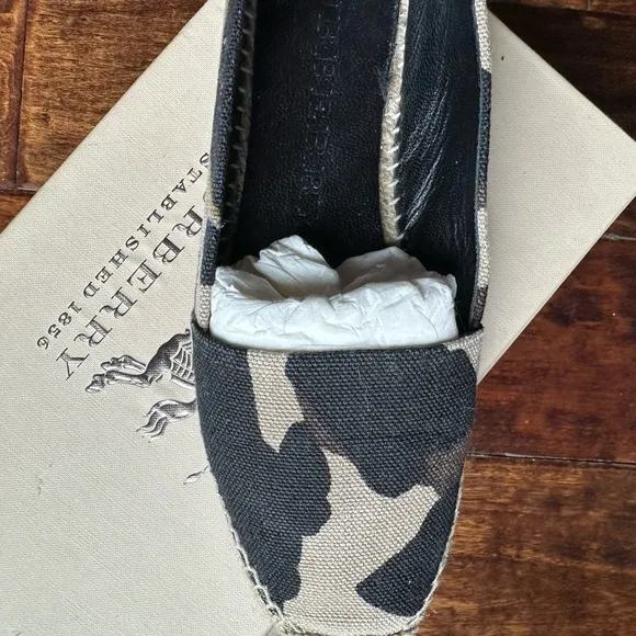***NWB*** Burberry Brit Canvas Printed Espadrille EU 39