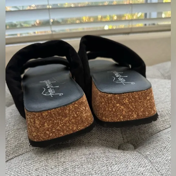NWB- Free People Fairmont Flared Platform Sandals in Black Size 7