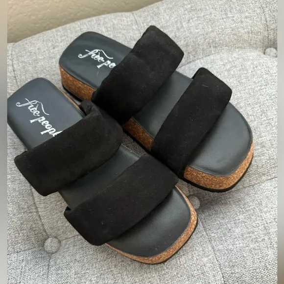 NWB- Free People Fairmont Flared Platform Sandals in Black Size 7