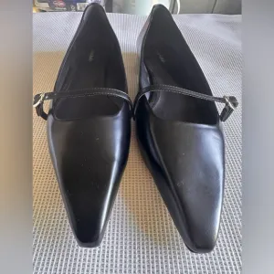 NWD IRENE  Flat size 11 Larroudé Womens Black Pointed Toe Mary Jane Flats