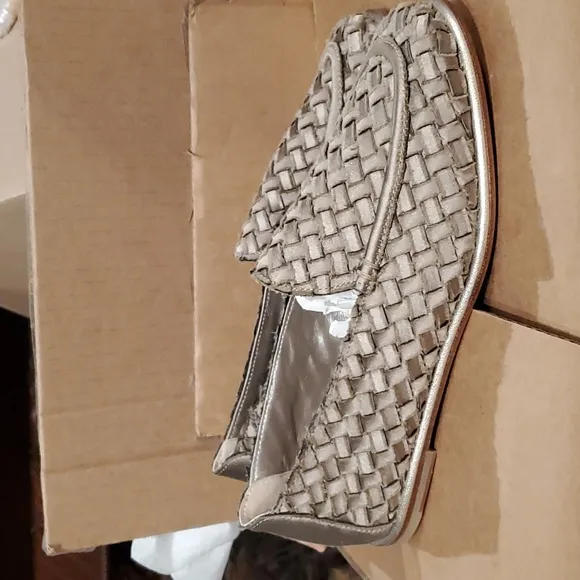 Nwob $390 AGL woven loafers