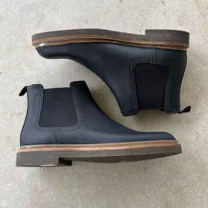 NWOB Clarks BushAcre Chelsea Black Boots Men’s Size 10