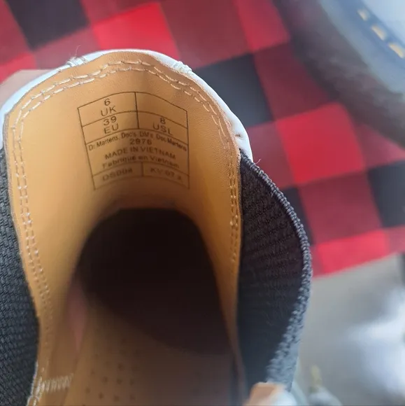 NWOB Dr. Martens White Leather Chelsea Boots
