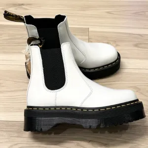 NWOB Dr. Martens Women’s 2976 Quad Platform Chelsea Boots