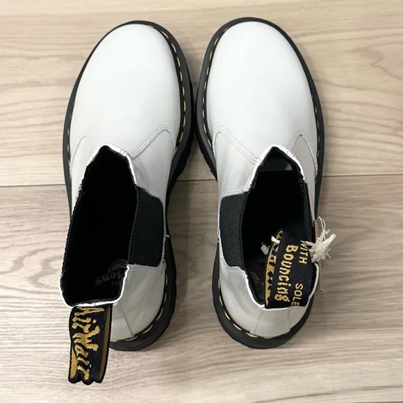 NWOB Dr. Martens Women’s 2976 Quad Platform Chelsea Boots