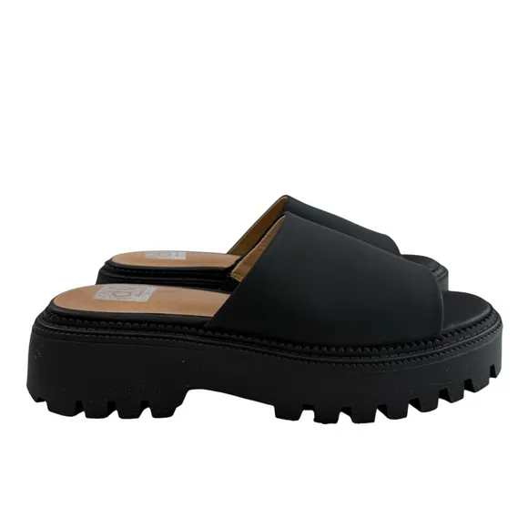 NWOB DV Dolce Vita Liliah Lug Sole Platform Slide Sandals in Black Size 8