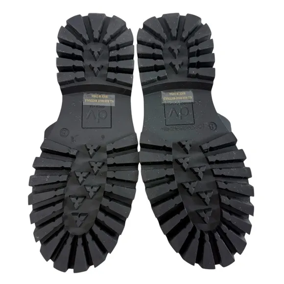 NWOB DV Dolce Vita Liliah Lug Sole Platform Slide Sandals in Black Size 8