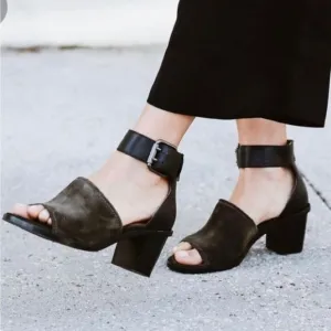 NWOB Frye Brielle Suede Leather Ankle Strap Sandals size 8