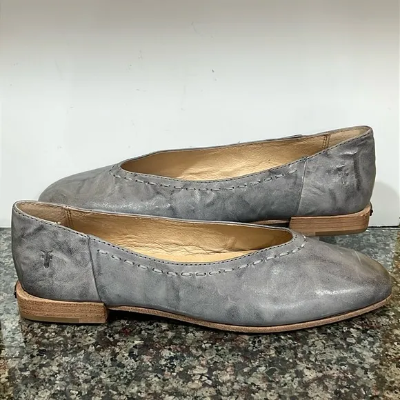 NWOB FRYE Claire women shoe flats slate blue gray Leather 6 sample oyster 488410