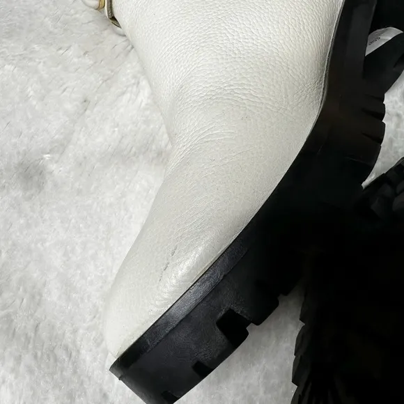 NWOB Karl Lagerfeld Paris Portia Lug Sole Chelsea Ankle Boots Bone Women’s 8
