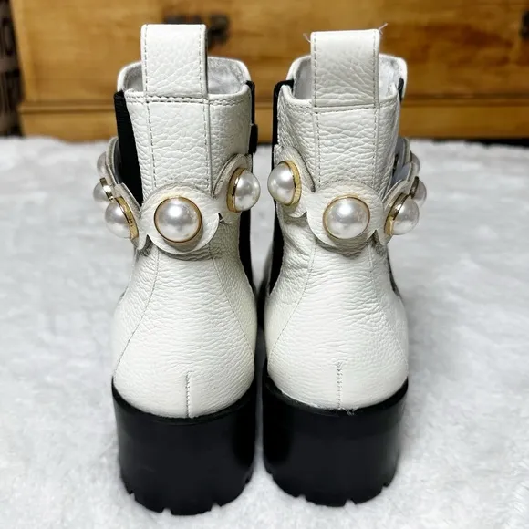 NWOB Karl Lagerfeld Paris Portia Lug Sole Chelsea Ankle Boots Bone Women’s 8