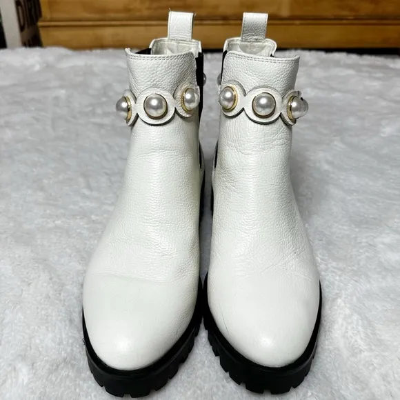 NWOB Karl Lagerfeld Paris Portia Lug Sole Chelsea Ankle Boots Bone Women’s 8