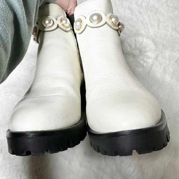 NWOB Karl Lagerfeld Paris Portia Lug Sole Chelsea Ankle Boots Bone Women’s 8