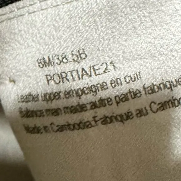 NWOB Karl Lagerfeld Paris Portia Lug Sole Chelsea Ankle Boots Bone Women’s 8