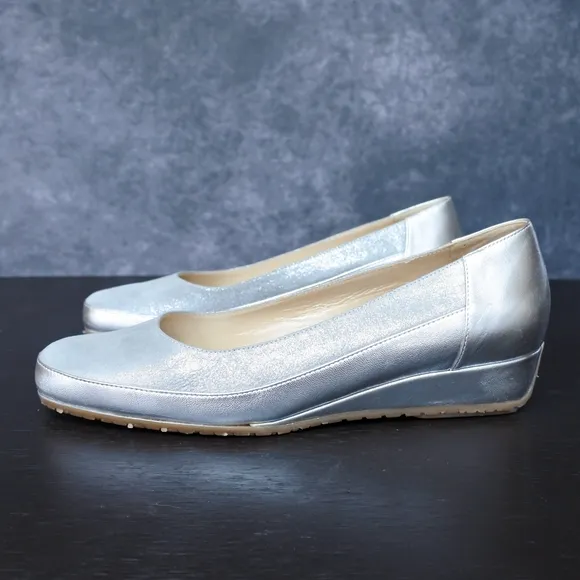 NWOB Luca Grossi Italy Silver Leather Low Wedges Flats Size 38