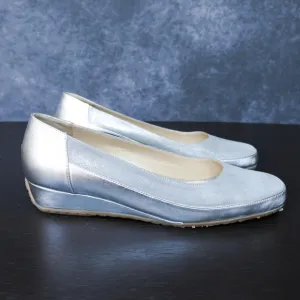 NWOB Luca Grossi Italy Silver Leather Low Wedges Flats Size 38