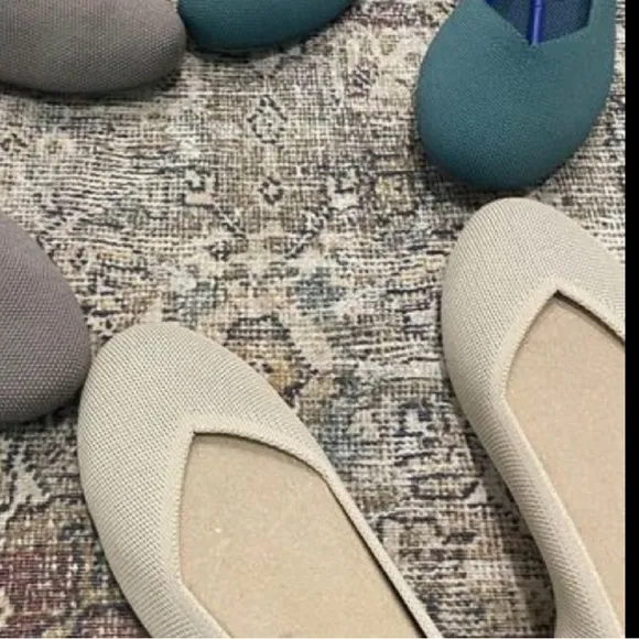 NWOB Rothy’s Knit Round Toe Slip On Flats  Size 10.5 1/ Ivory ( one pair)