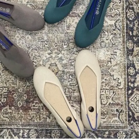 NWOB Rothy’s Knit Round Toe Slip On Flats  Size 10.5 1/ Ivory ( one pair)