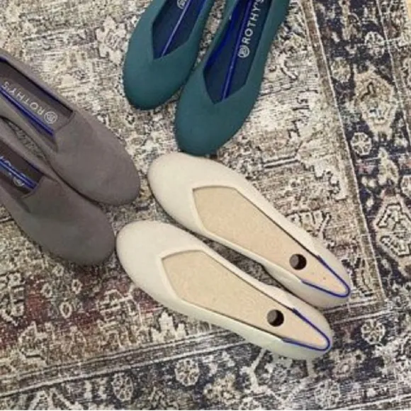 NWOB Rothy’s Knit Round Toe Slip On Flats  Size 10.5 1/ Ivory ( one pair)