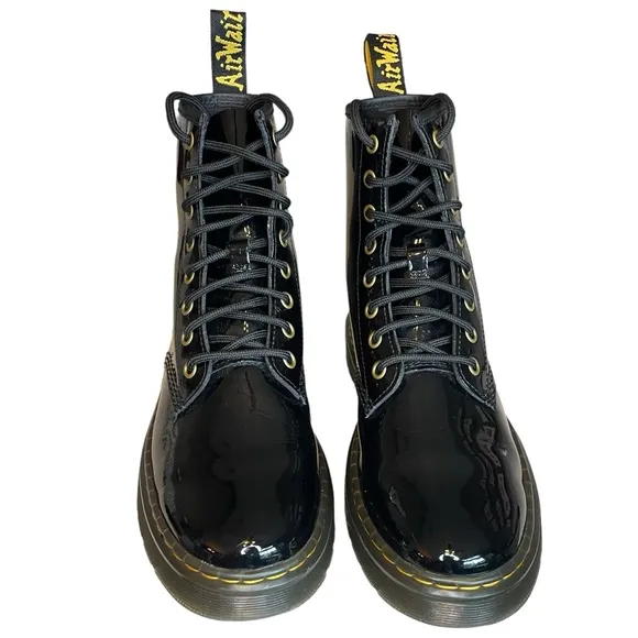 NWOB Women's Dr. Martens Black Patent Leather Combat Boots Full Lace Up Size 7