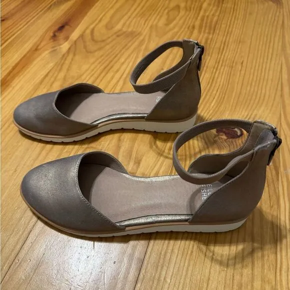 NWOB Eileen Fisher Emmet Metallic Ankle Strap Flat Women’s SIZE 8
