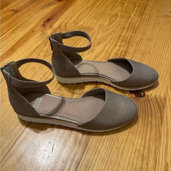 NWOB Eileen Fisher Emmet Metallic Ankle Strap Flat Women’s SIZE 8