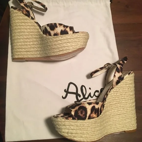 NWOT $325 Alice &amp; Olivia | Stella | Mob Wives | Leopard Espadrilles