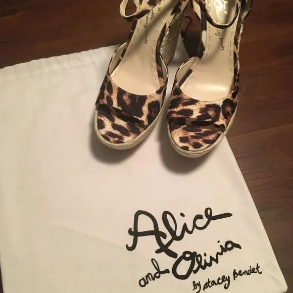 NWOT $325 Alice &amp; Olivia | Stella | Mob Wives | Leopard Espadrilles