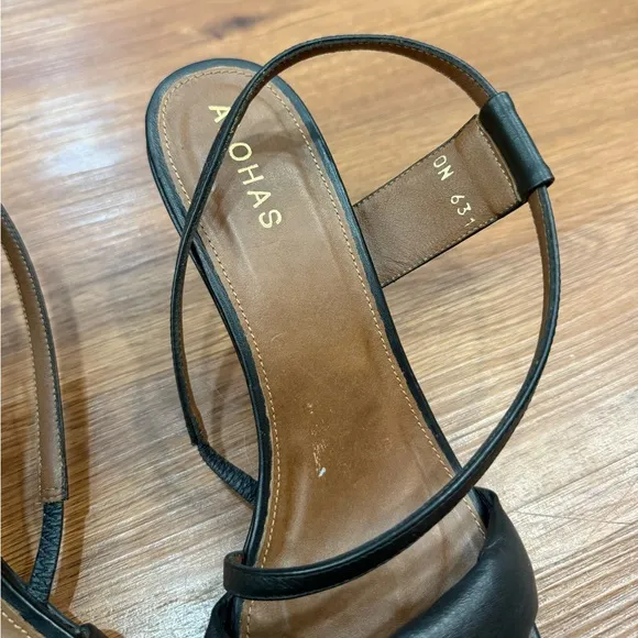 NWOT ALOHAS Asymmetric Strap Sandals EU 39