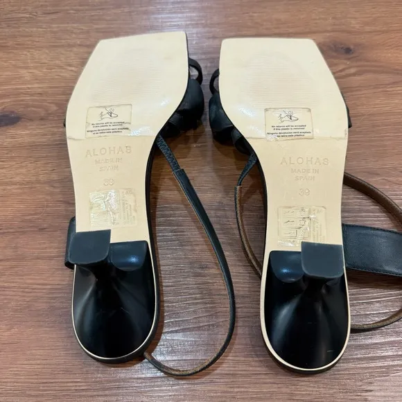 NWOT ALOHAS Asymmetric Strap Sandals EU 39