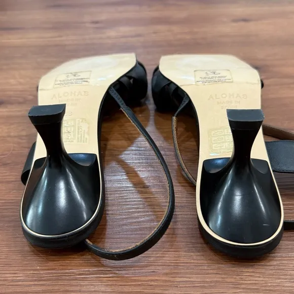 NWOT ALOHAS Asymmetric Strap Sandals EU 39