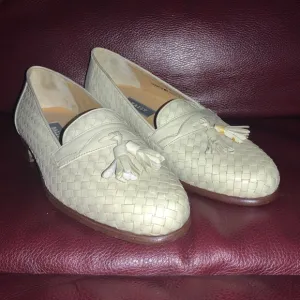 NWOT Bally Chancy WV Woven Leather Tassel Loafers Italy. SZ 7D. Never worn. Mint