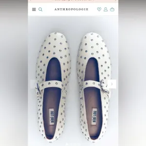 NWOT Bibi Lou Naila Studded Flats, size 39 (8.5)