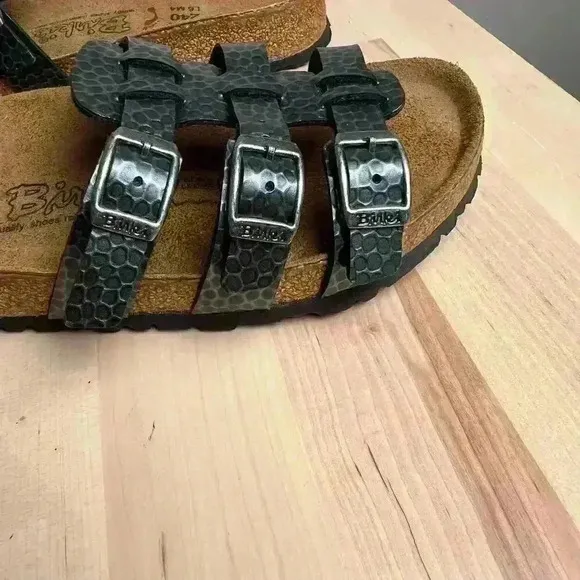 NWOT Birkenstock Birki's Xenia Sandals L6/M4 Leather Gray Metallic 3Strap Design