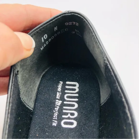 NWOT Black Munro Slip on Sandals Size 10 N.