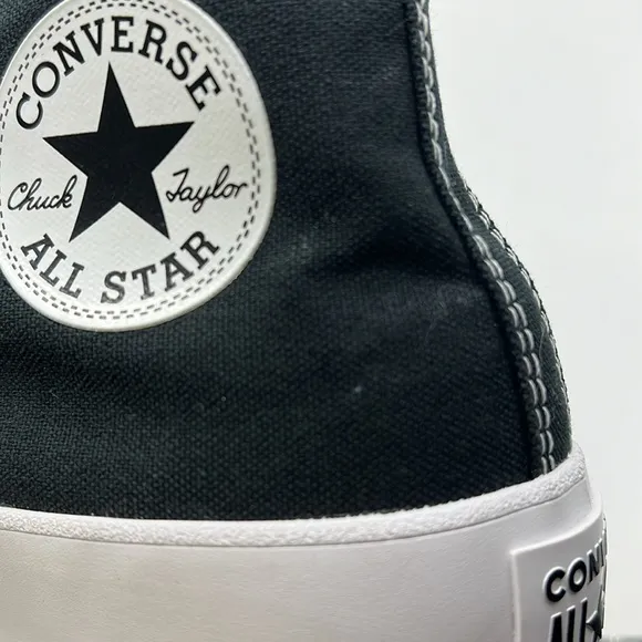 NWOT Converse Chucks Lugged 2.0 High Top Platform Sneakers Black Womens 10.5