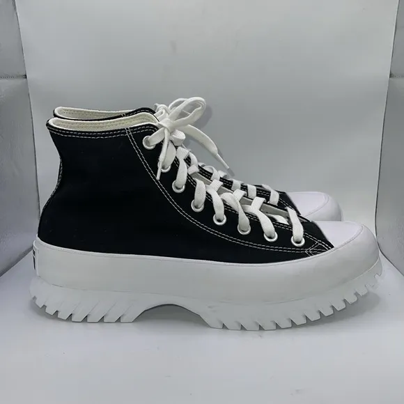 NWOT Converse Chucks Lugged 2.0 High Top Platform Sneakers Black Womens 10.5