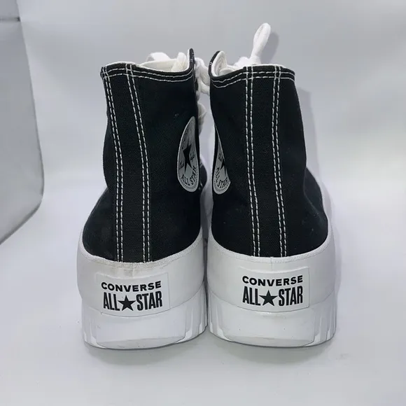 NWOT Converse Chucks Lugged 2.0 High Top Platform Sneakers Black Womens 10.5