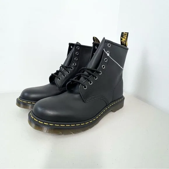 NWOT Dr. Martens 11822 Black Leather Lace Up Combat Boots M 12