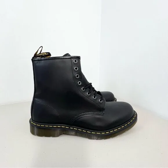 NWOT Dr. Martens 11822 Black Leather Lace Up Combat Boots M 12