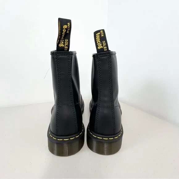 NWOT Dr. Martens 11822 Black Leather Lace Up Combat Boots M 12