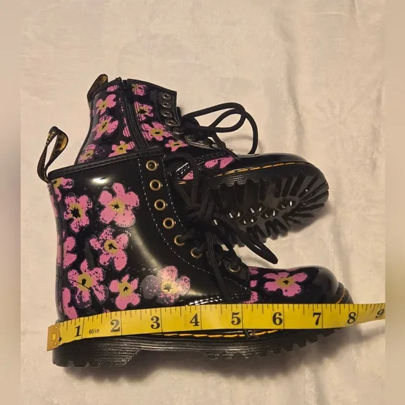 NWOT Dr. Martens Pansey Fayre Combat Boots Girls Size US 11 Floral Black