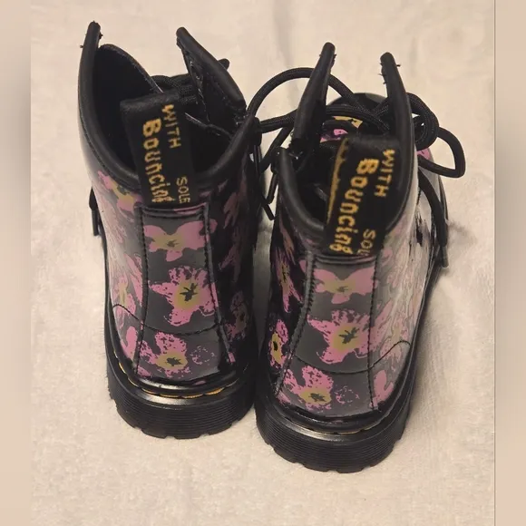 NWOT Dr. Martens Pansey Fayre Combat Boots Girls Size US 11 Floral Black